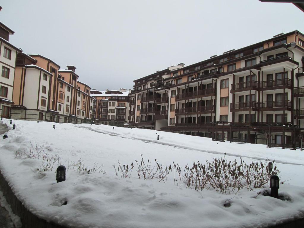Downtown Alexander Services Apartments Bansko Esterno foto
