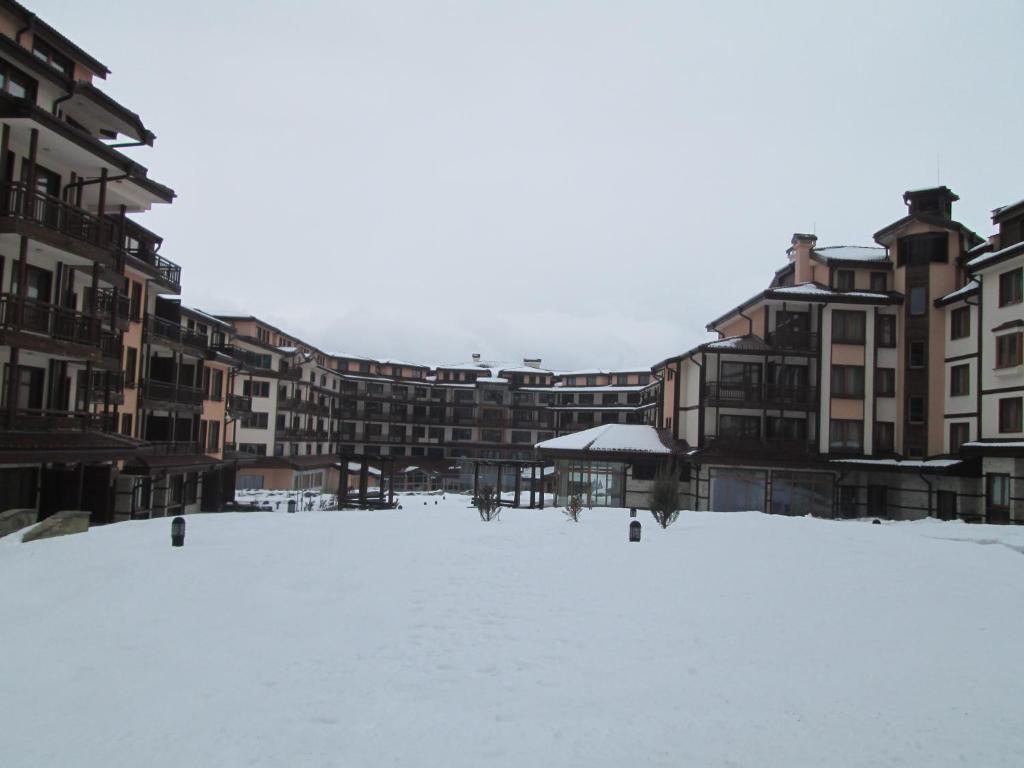 Downtown Alexander Services Apartments Bansko Esterno foto